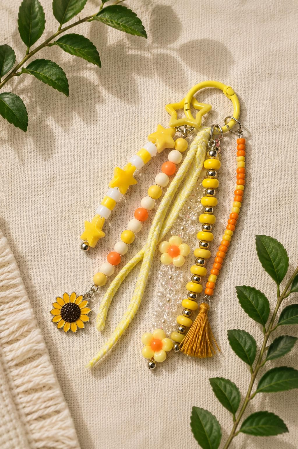 Yellow Daisy Beaded Bag Charm | Floral Purse Charm | Cute Backpack Accessory | Cottagecore Keychain | Handmade Gift for Her